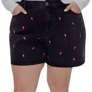 Nwt Medium Forever 21 Embroidered Strawberry Denim Shorts